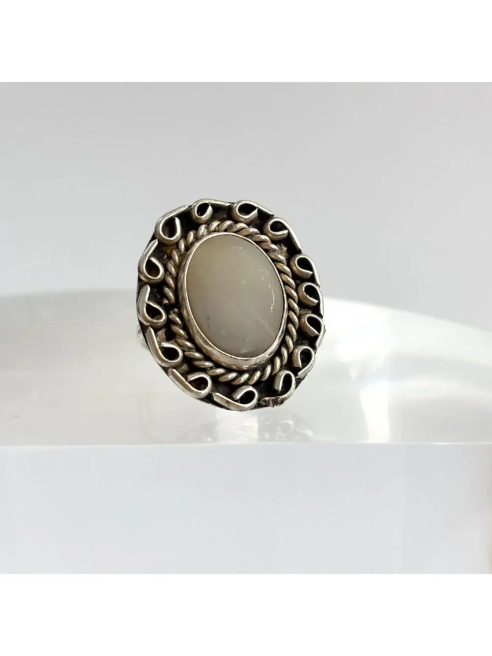 Mother of Pearl Southwest Style Sterling Silver 925 Vintage Ring - sz 7 - Picture 10 of 11